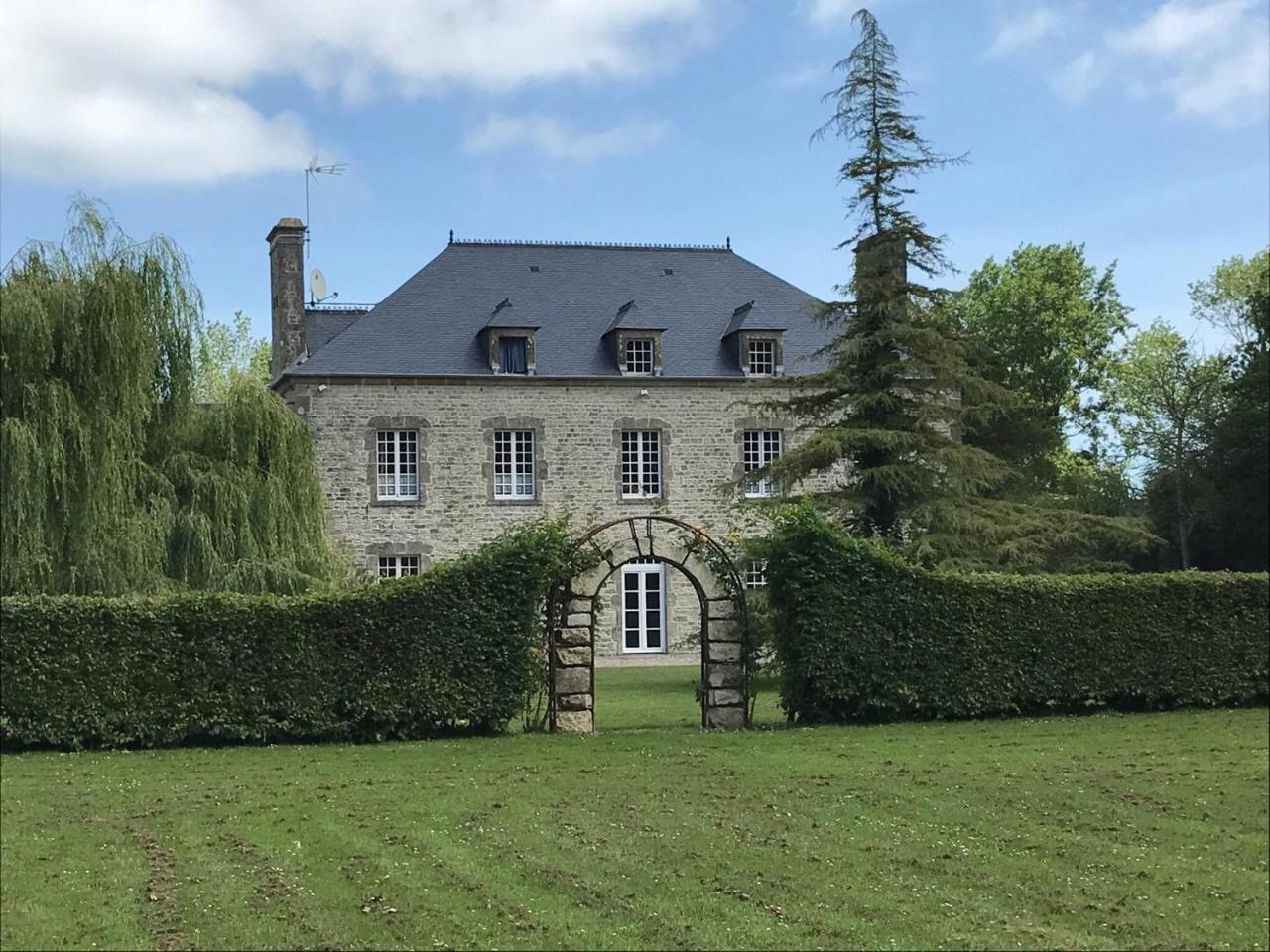 Domaine Utah Beach - Le Grand Hard Hotel Sainte-Marie-du-Mont  Exterior photo